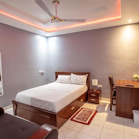 Bella Ella Hotel & Event Center Kasoa Dış mekan fotoğraf