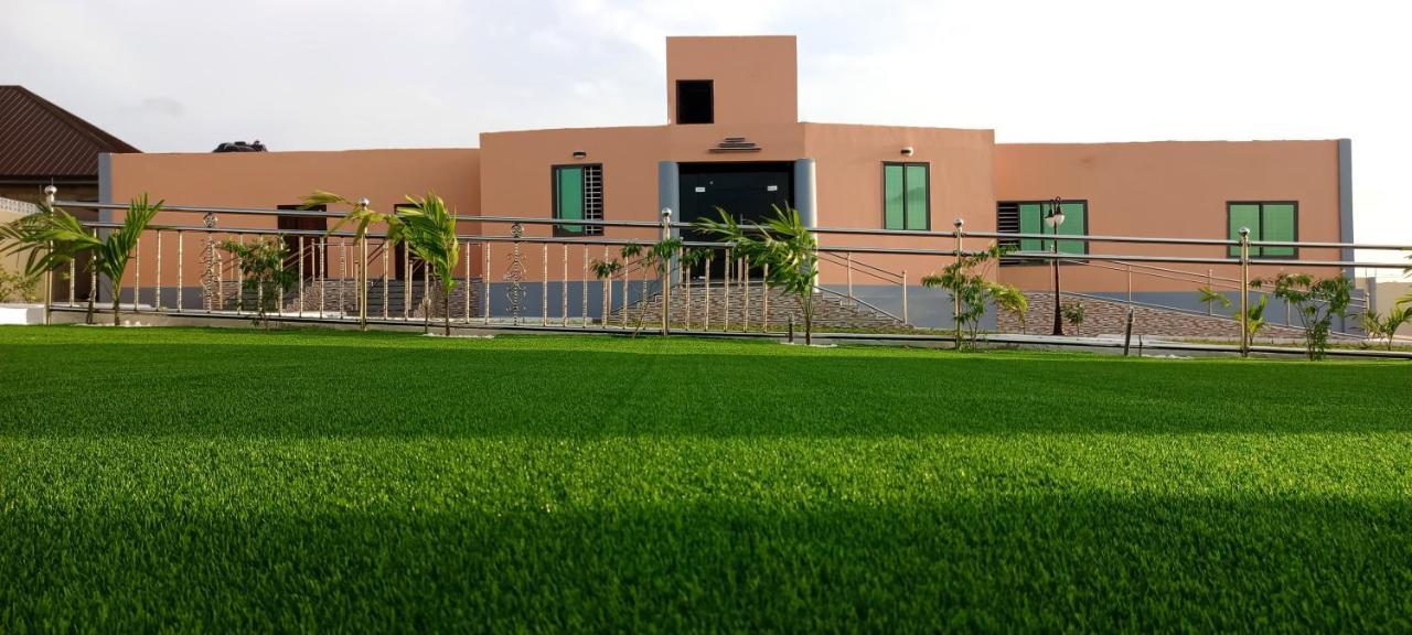 Bella Ella Hotel & Event Center Kasoa Dış mekan fotoğraf