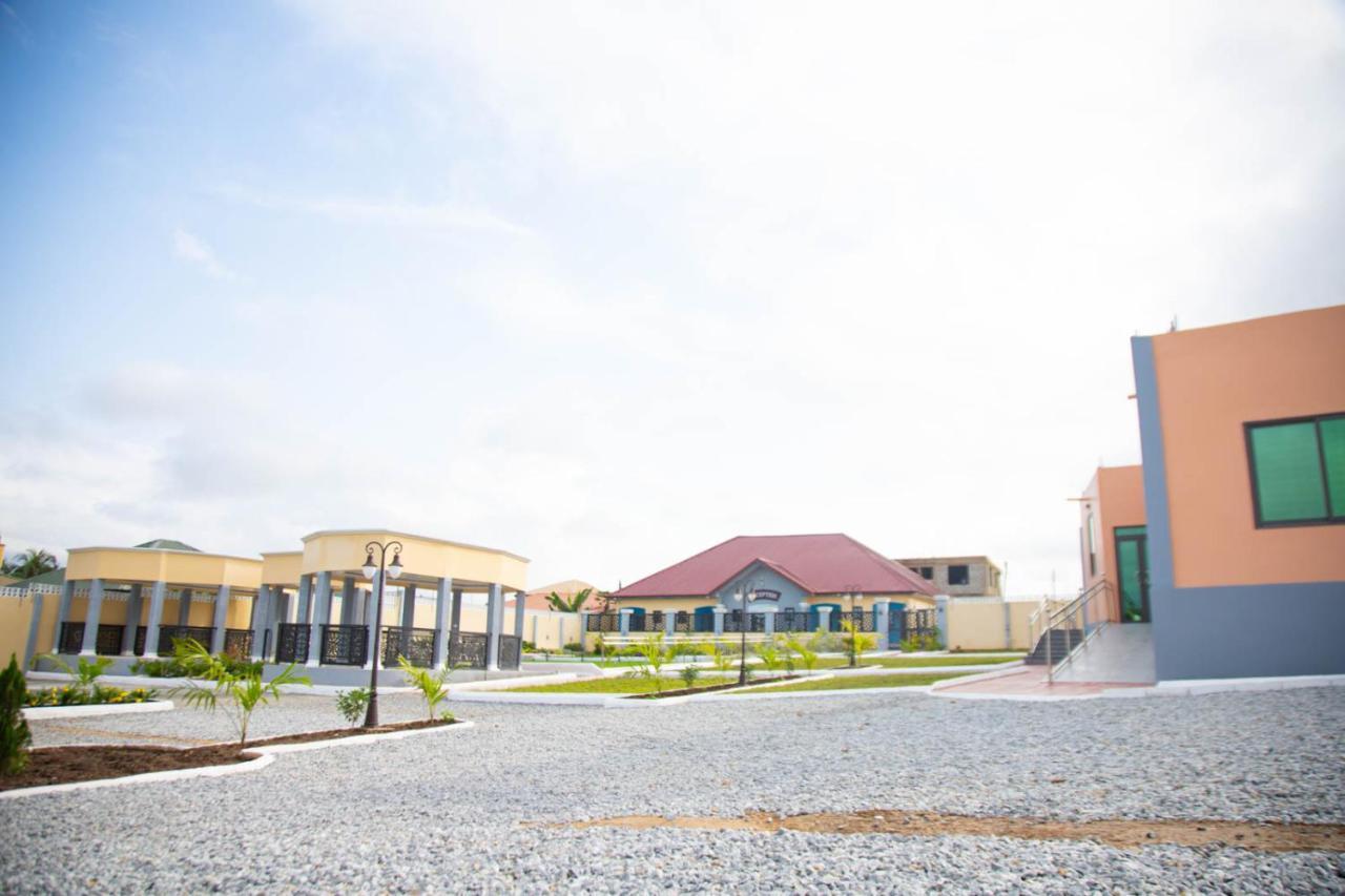 Bella Ella Hotel & Event Center Kasoa Dış mekan fotoğraf