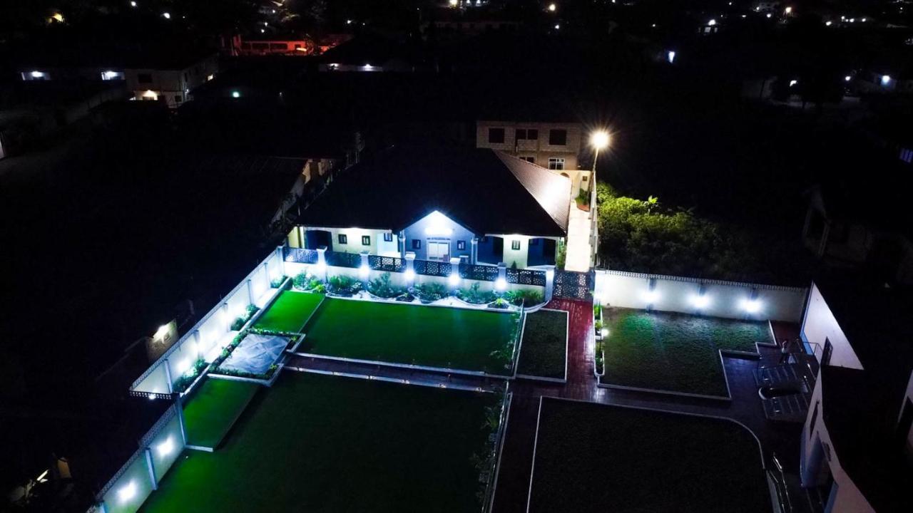 Bella Ella Hotel & Event Center Kasoa Dış mekan fotoğraf